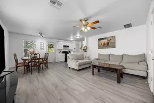 8710 Davis Oaks Trail, Austin, TX 78748 - Photo 3