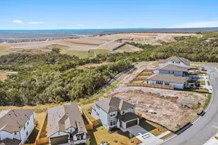 8512 Pine Muhly Dr, Lago Vista, TX 78645 - Photo 5