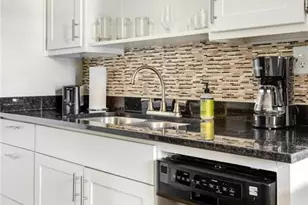 2401 Manor Rd, Austin, TX 78722 - Photo 17