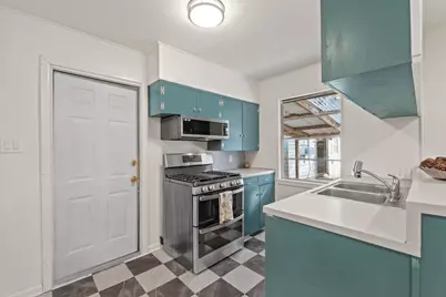 1805 Vine Street, Georgetown, TX 78626 - Photo 11