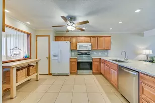 110 World of Tennis Sq, Lakeway, TX 78734 - Photo 9