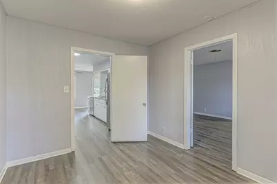 2001 Oakglen Drive, Austin, TX 78745 - Photo 9