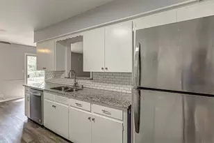 2001 Oakglen Dr, Austin, TX 78745 - Photo 17