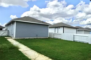 370 Hortus Dr, Kyle, TX 78640 - Photo 15