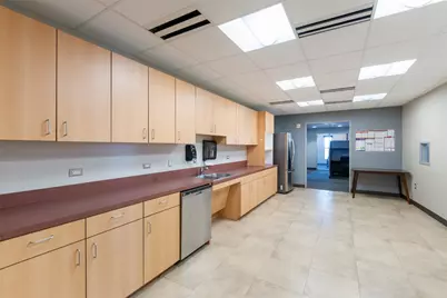 8100 Shoal Creek Boulevard, Austin, TX 78757 - Photo 9