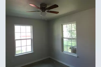 1318 Green Street #B, Lockhart, TX 78644 - Photo 9