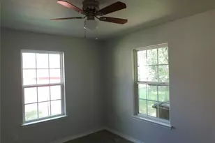 1318 Green St, Lockhart, TX 78644 - Photo 9