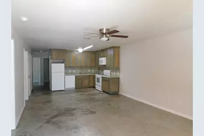 1318 Green Street #B, Lockhart, TX 78644 - Photo 3