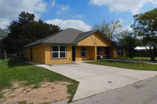 1318 Green St, Lockhart, TX 78644 - Photo 1