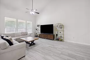 10053 Aly May Dr, Austin, TX 78748 - Photo 5