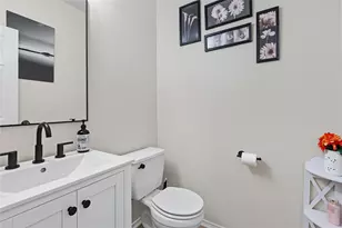 381 Bloomsbury Dr, Kyle, TX 78640 - Photo 9