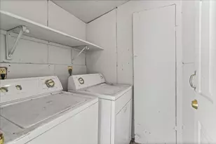 2809 Parker Ln, Austin, TX 78741 - Photo 15