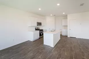 12207 Douglas Fir Cir, Mustang Ridge, TX 78610 - Photo 9