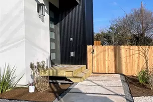 2818 E 22nd St, Austin, TX 78722 - Photo 5