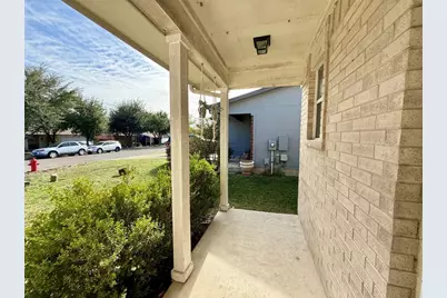 17212 Hamilton Point Circle, Manor, TX 78653 - Photo 23