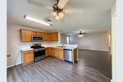 17212 Hamilton Point Circle, Manor, TX 78653 - Photo 5