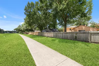 8406 Pine Falls Drive, Houston, TX 77095 - Photo 5
