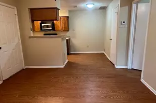 114 E 31st St, Austin, TX 78705 - Photo 3