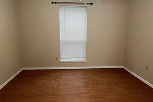 114 E 31st St, Austin, TX 78705 - Photo 9