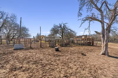 173 County Road 458A, Thorndale, TX 76577 - Photo 33