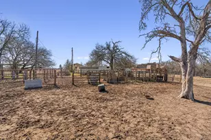 173 Co Rd 458A, Thorndale, TX 76577 - Photo 33