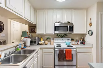 806 W 24th Street #328, Austin, TX 78705 - Photo 7