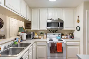 806 W 24th St, Austin, TX 78705 - Photo 7