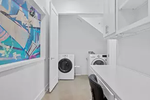 2412 E 8th St, Austin, TX 78702 - Photo 17