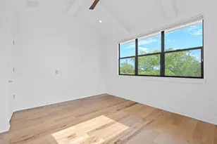 2412 E 8th St, Austin, TX 78702 - Photo 23