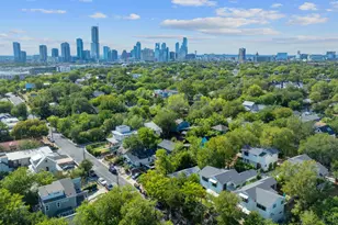 2412 E 8th St, Austin, TX 78702 - Photo 31