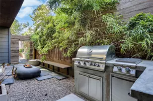 2804 E 22nd St, Austin, TX 78722 - Photo 29