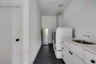 2804 E 22nd St, Austin, TX 78722 - Photo 27