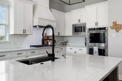 803 Spicewood Trails Drive, Spicewood, TX 78669 - Photo 19