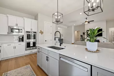 803 Spicewood Trails Drive, Spicewood, TX 78669 - Photo 15