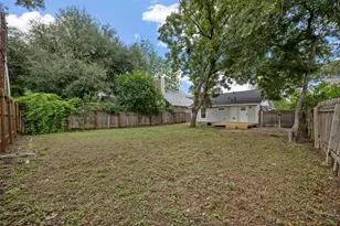 1806 Mohle Dr, Austin, TX 78703 - Photo 33