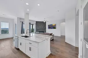 101 S Creek Cir, Bertram, TX 78605 - Photo 7