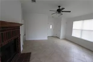 215 Jennifer Ln, Bastrop, TX 78602 - Photo 3