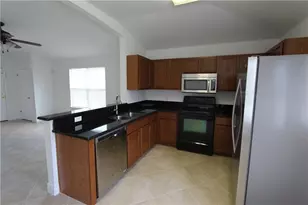 215 Jennifer Ln, Bastrop, TX 78602 - Photo 5