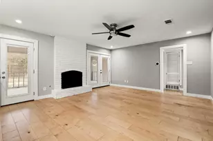 2600 Rogge Ln, Austin, TX 78723 - Photo 9