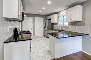 12430 Wycliff Ln, Austin, TX 78727 - Photo 13