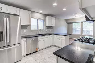12430 Wycliff Ln, Austin, TX 78727 - Photo 15