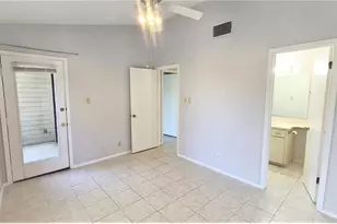 106 E 30th St, Austin, TX 78705 - Photo 15