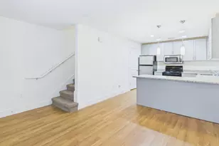 711 W 32nd St, Austin, TX 78705 - Photo 5