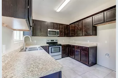 135 Valle Verde Drive, Del Valle, TX 78617 - Photo 9