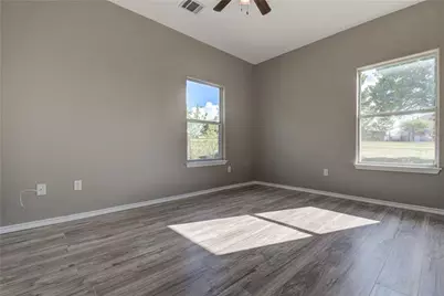 135 Valle Verde Drive, Del Valle, TX 78617 - Photo 11