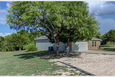 135 Valle Verde Drive, Del Valle, TX 78617 - Photo 3