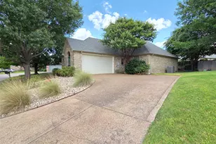 1121 Gabriel Ln, Fort Worth, TX 76116 - Photo 3