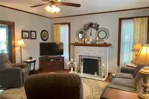 592 E Hempstead, Giddings, TX 78942 - Photo 3