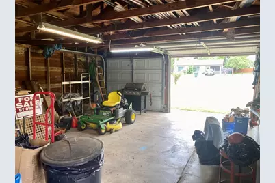 592 E Hempstead, Giddings, TX 78942 - Photo 25