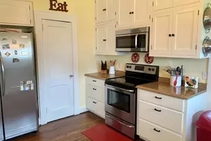 592 E Hempstead, Giddings, TX 78942 - Photo 9